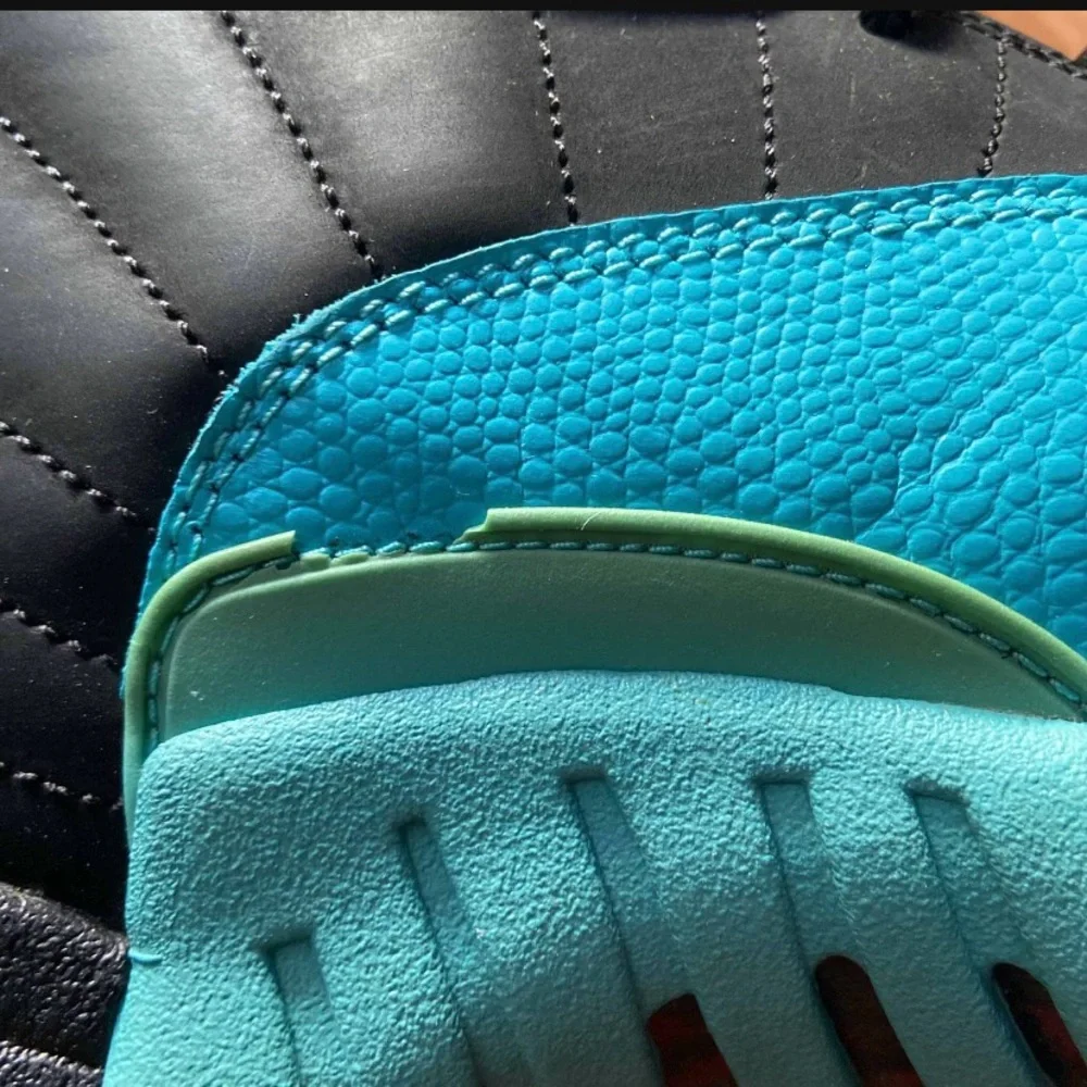 Air Jordan 12 Retro ‘Gamma Blue’ - Picture 7 of 10